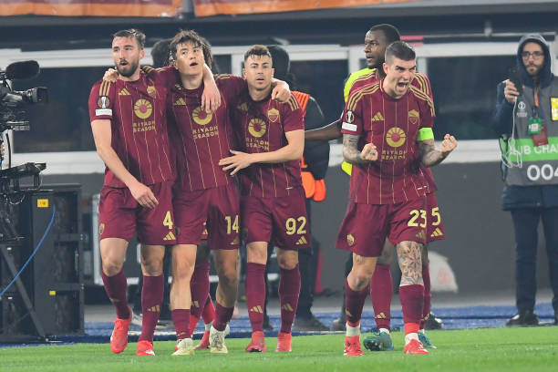 Roma sẽ đánh bại Fiorentina trên sân nhà? Roma sẽ đánh bại Fiorentina trên sân nhà?