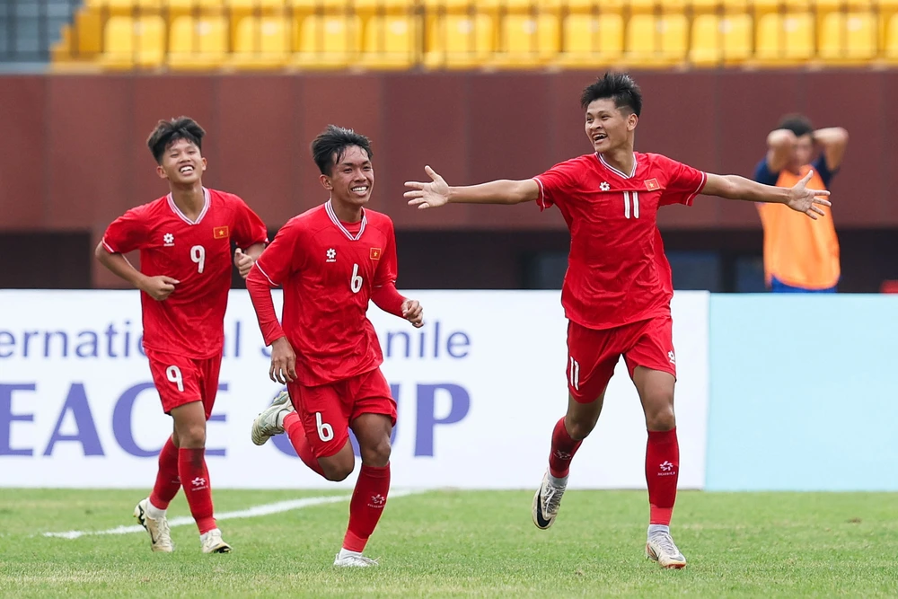 Lịch thi đấu bóng đá hôm nay 30/5: Trực tiếp U16 Việt Nam đấu với U16 Trung Quốc, Hong Kong vs MU - Ảnh 1. Lịch thi đấu bóng đá hôm nay