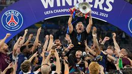 HLV Luis Enrique sánh ngang Pep sau danh hiệu Champions League 2024/25