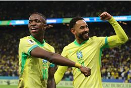 HLV Carlo Ancelotti khen ngợi Matheus Cunha và Gabriel Martinelli