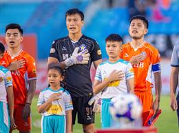 Bùi Tiến Dũng sẵn sàng đối đầu Công Phượng ở trận play-off
